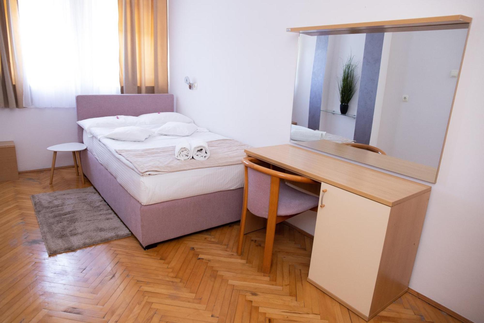Motel New Sanatron 보산스키 노비 외부 사진
