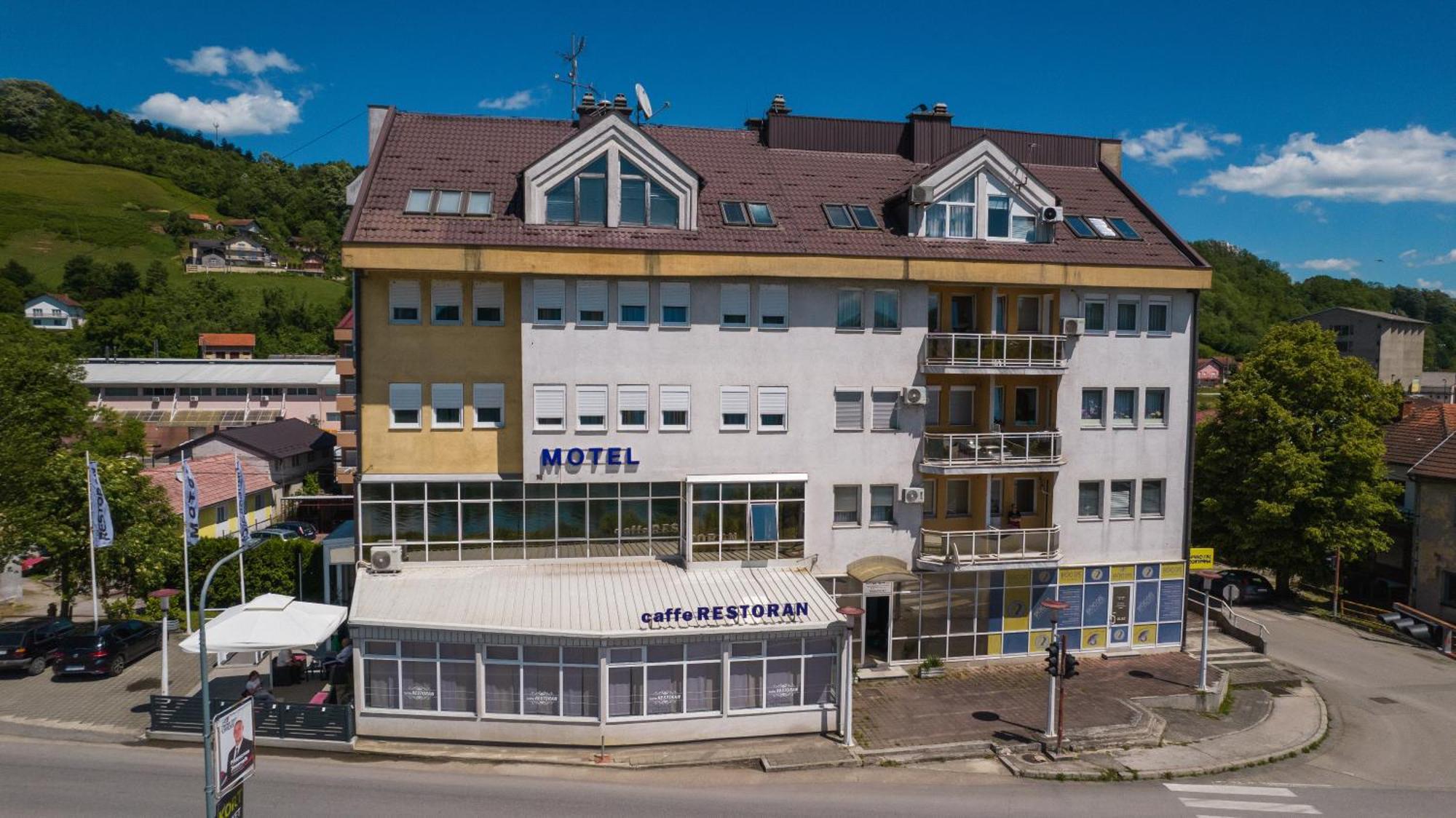 Motel New Sanatron 보산스키 노비 외부 사진