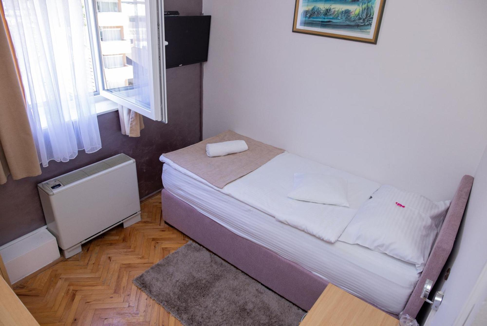 Motel New Sanatron 보산스키 노비 외부 사진