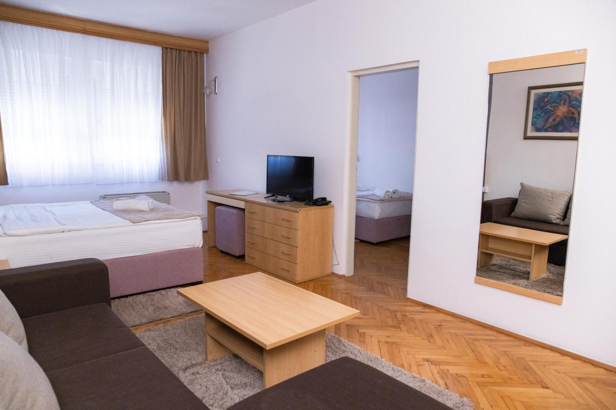 Motel New Sanatron 보산스키 노비 외부 사진