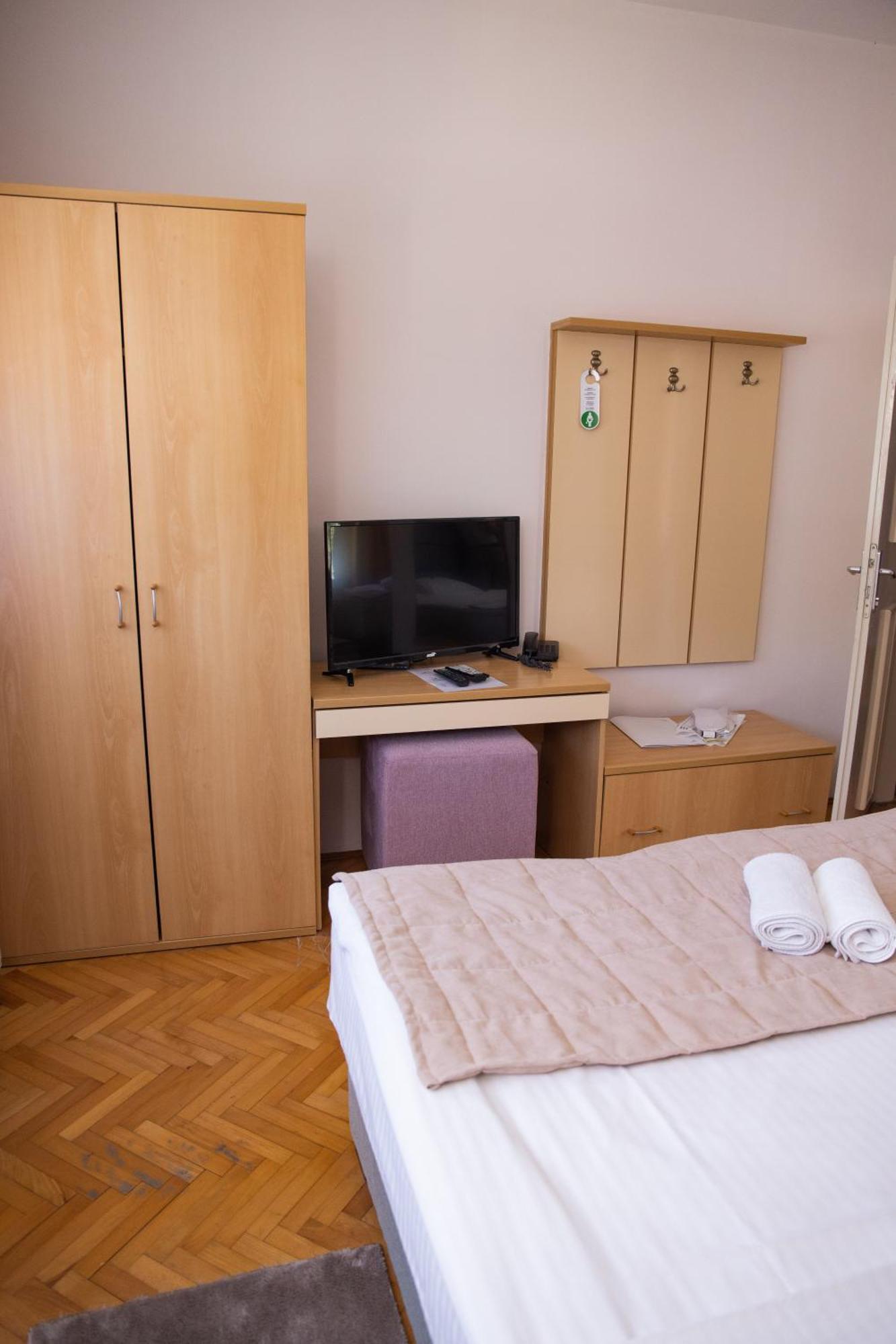 Motel New Sanatron 보산스키 노비 외부 사진