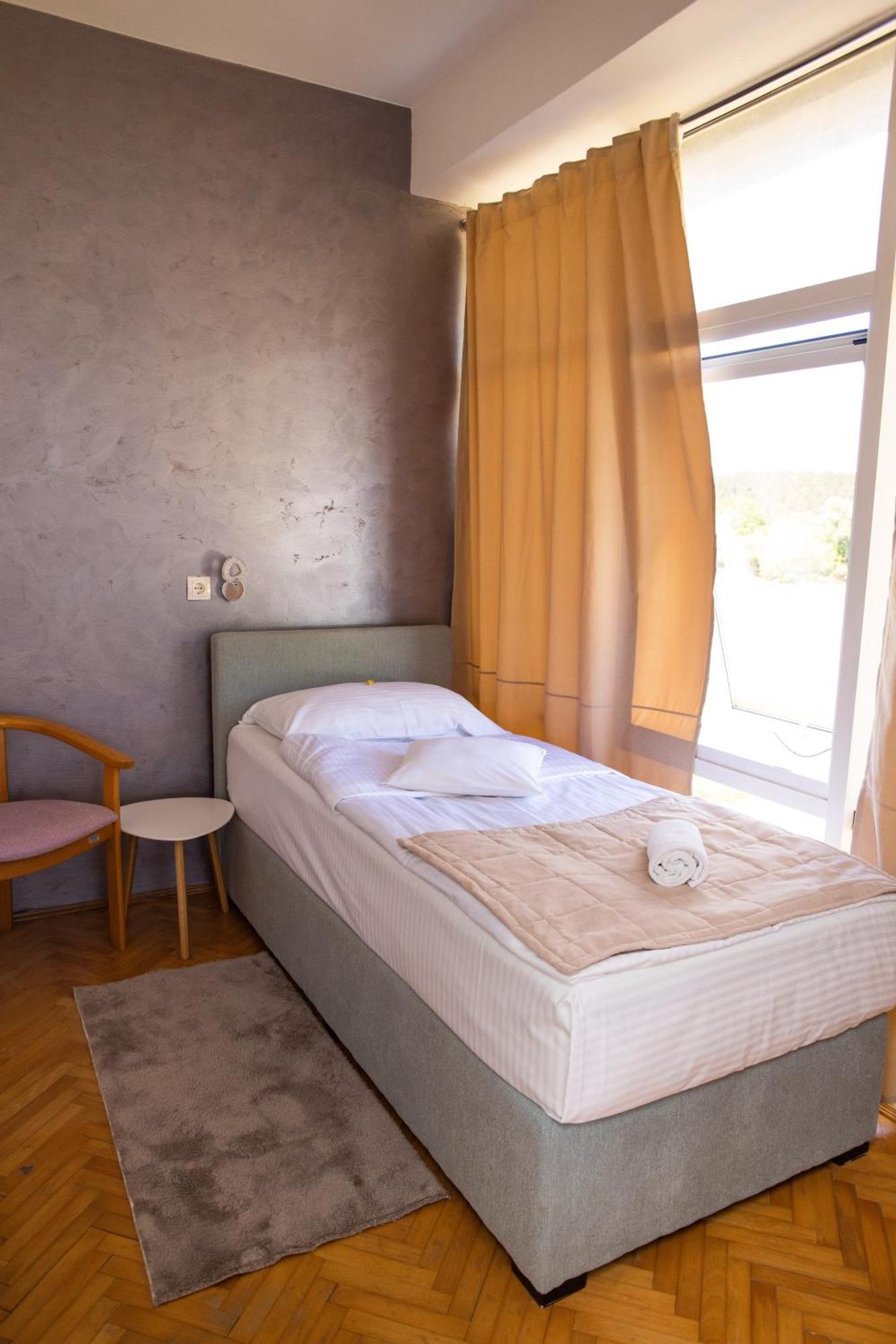 Motel New Sanatron 보산스키 노비 외부 사진