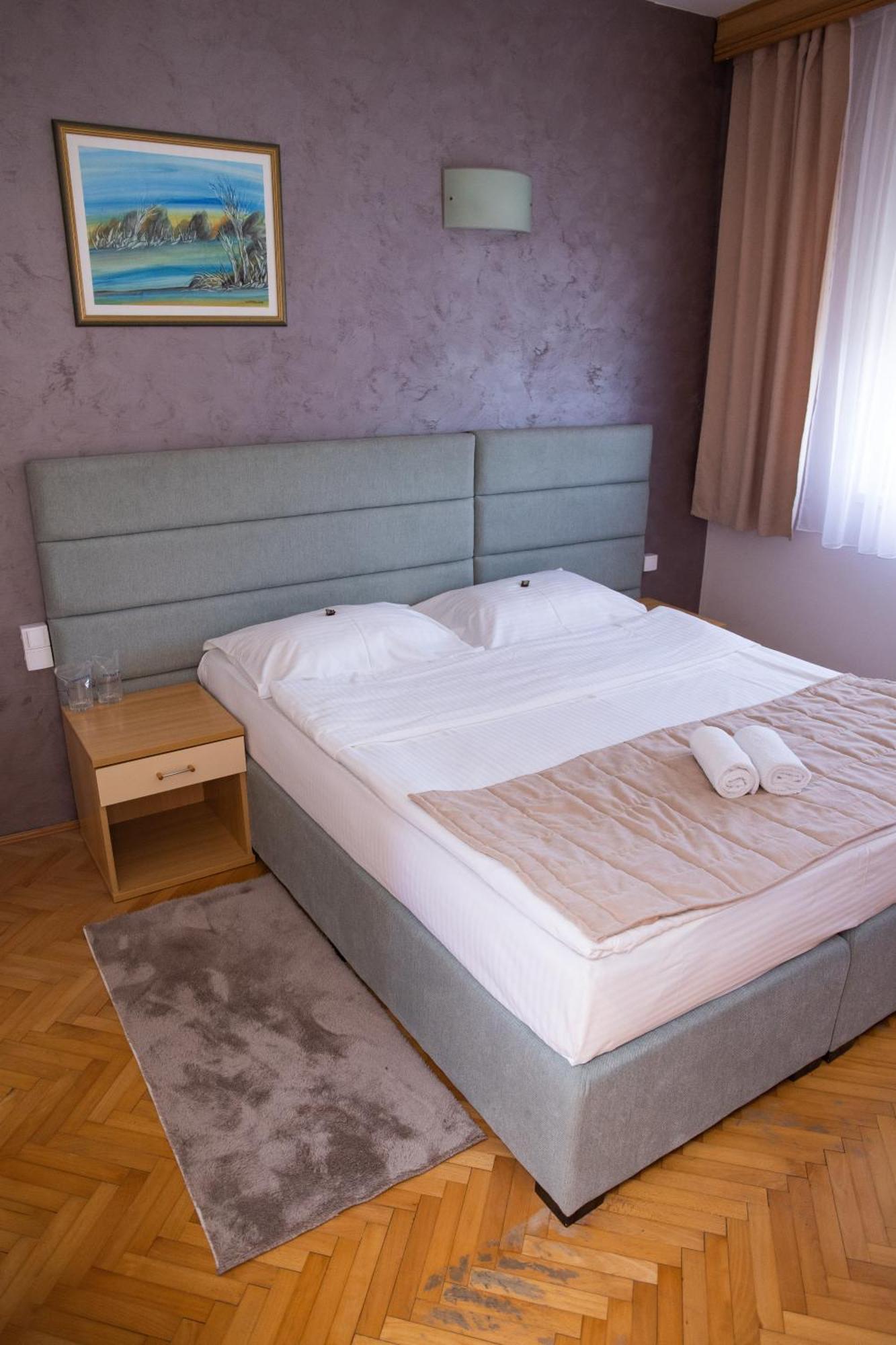 Motel New Sanatron 보산스키 노비 외부 사진