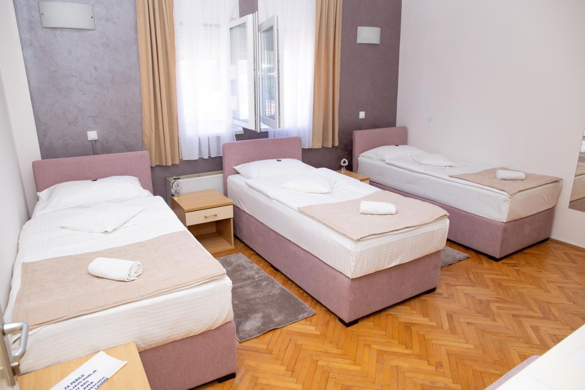 Motel New Sanatron 보산스키 노비 외부 사진