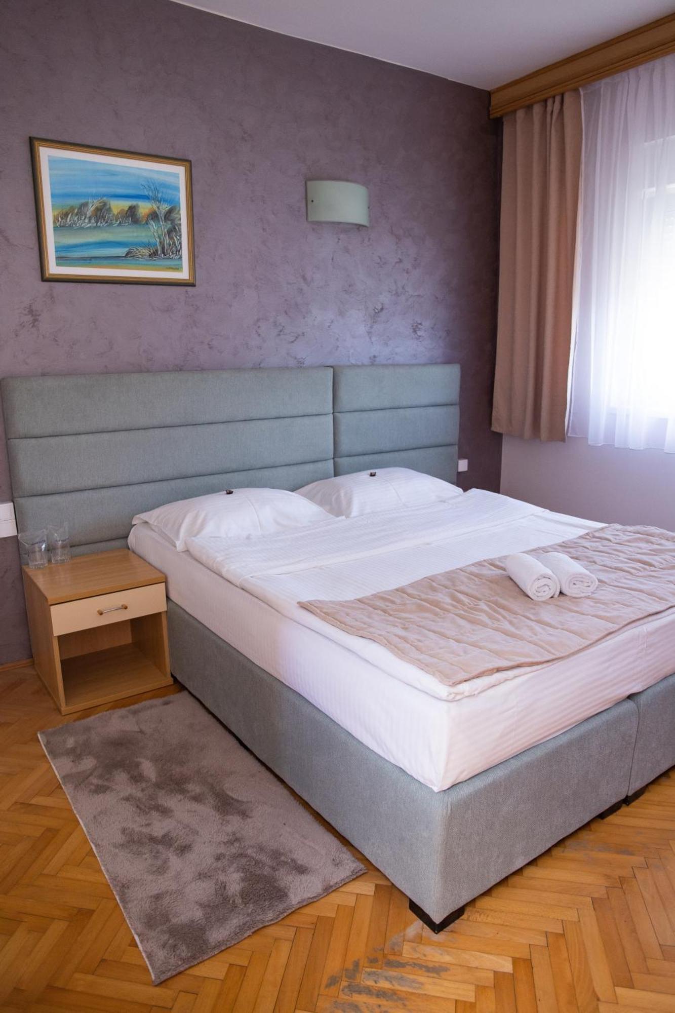 Motel New Sanatron 보산스키 노비 외부 사진