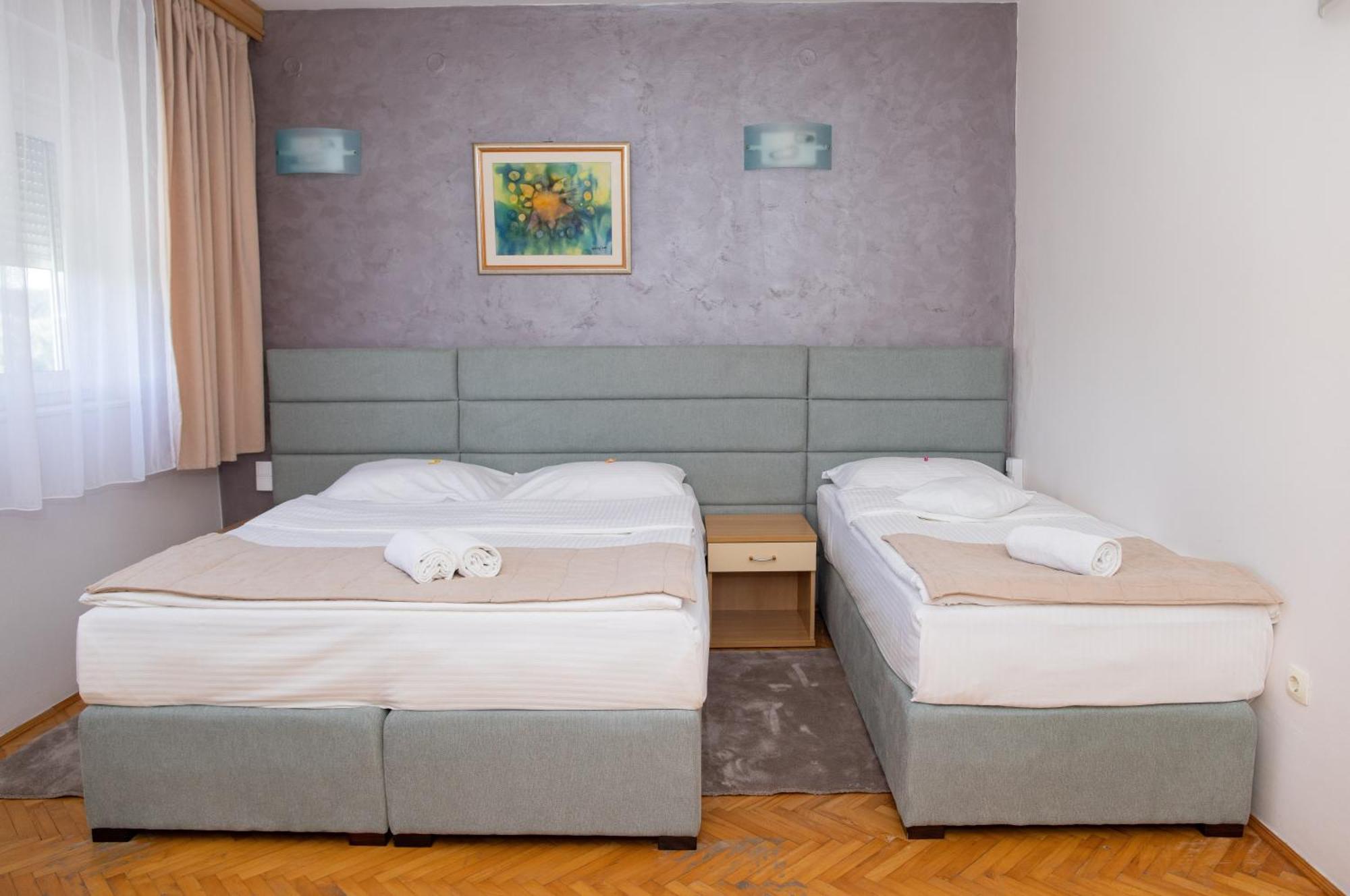 Motel New Sanatron 보산스키 노비 외부 사진