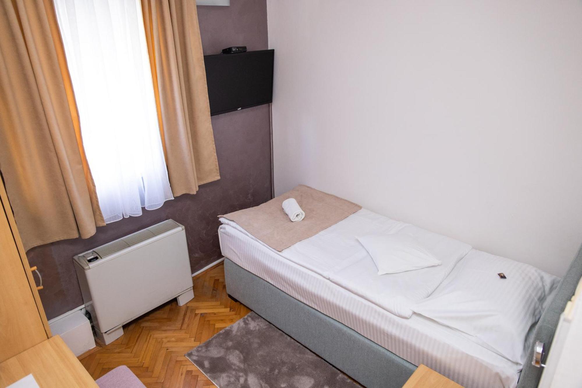 Motel New Sanatron 보산스키 노비 외부 사진