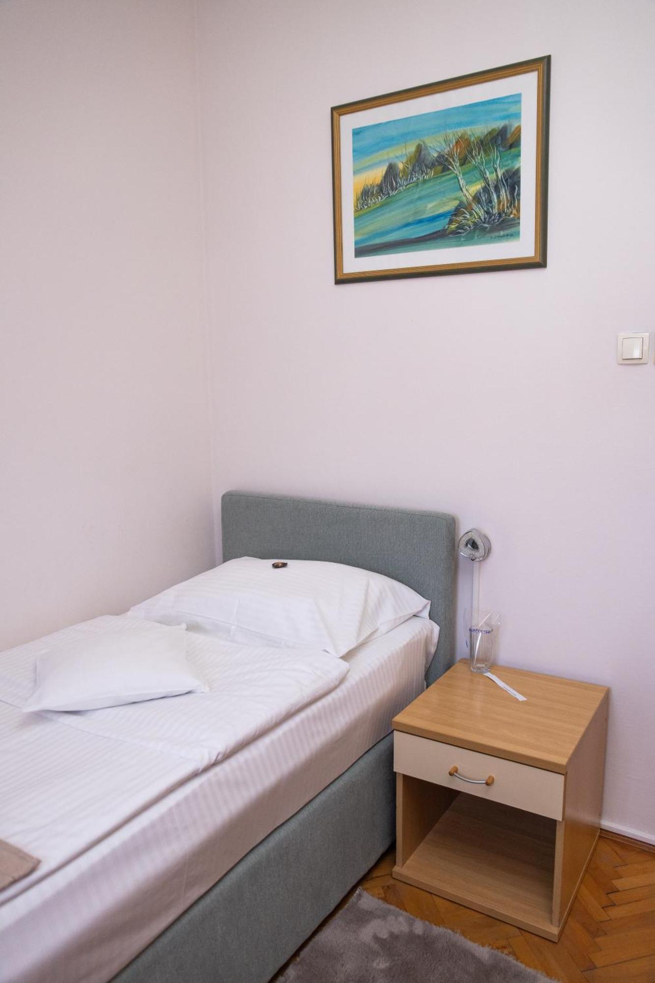 Motel New Sanatron 보산스키 노비 외부 사진